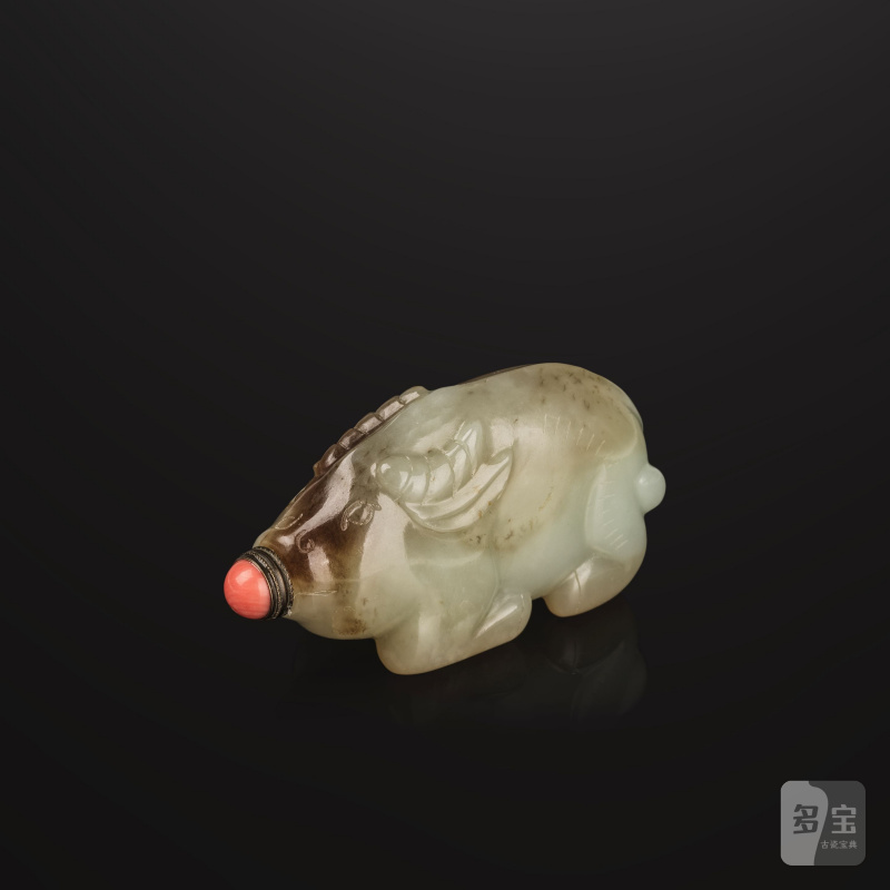 清 十九世紀 青玉豬形鼻煙壺 | TABATIÈRE EN JADE CÉLADON - 图2